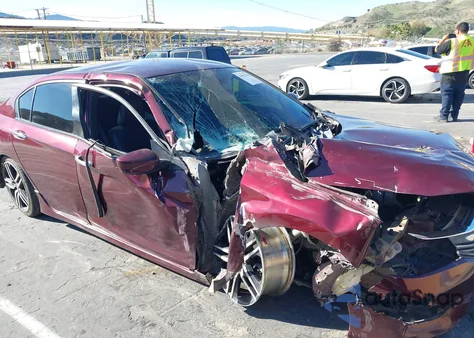 2017 Honda Accord Sport z USA, uszkodzony, nr VIN 1HGCR2F57HA072449